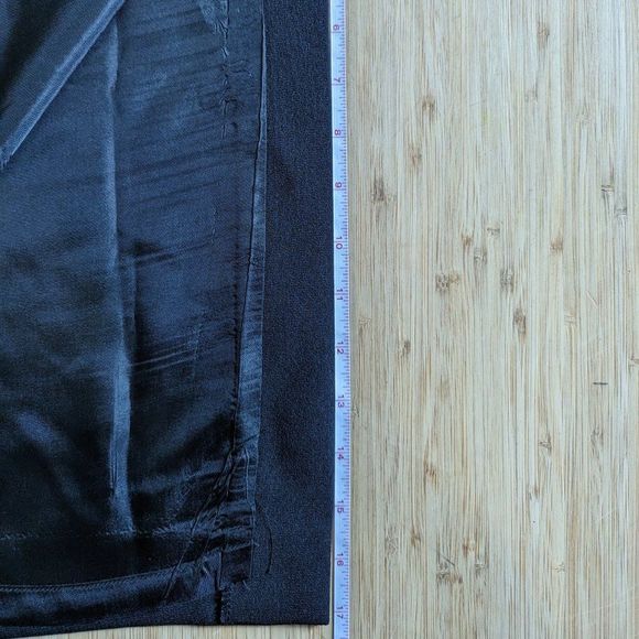 Jones New York Long Black Skirt Size 12 mid sized rear slit - Picture 8 of 9